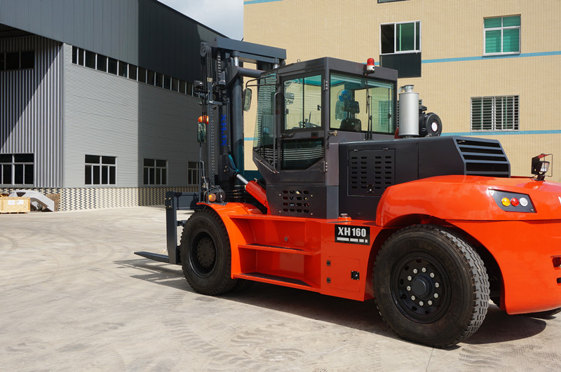 電動叉車充電要注意的幾件事